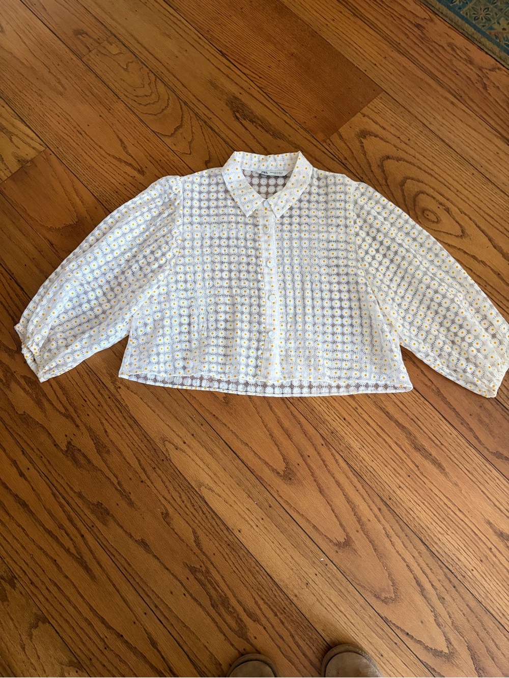 Zara Women’s White Eyelet Daisy Button-Up Blouse with Yellow Centers